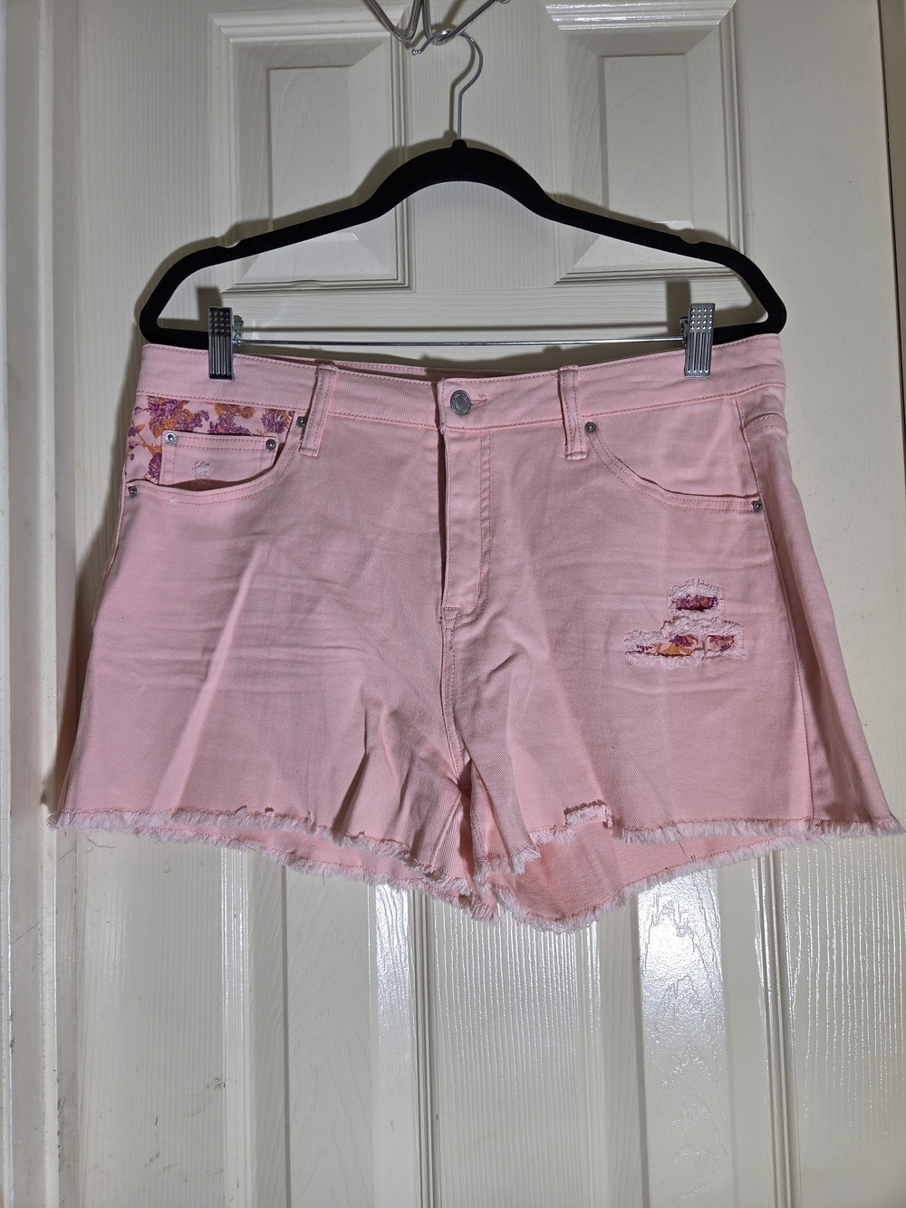 Time and Tru Pink Distressed Floral-Accent Jean Shorts